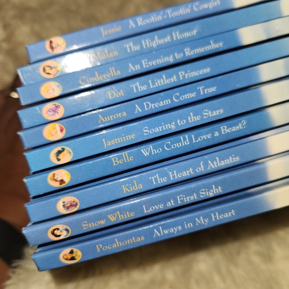 Disney Princess set of 10 books - Picture 3 of 8